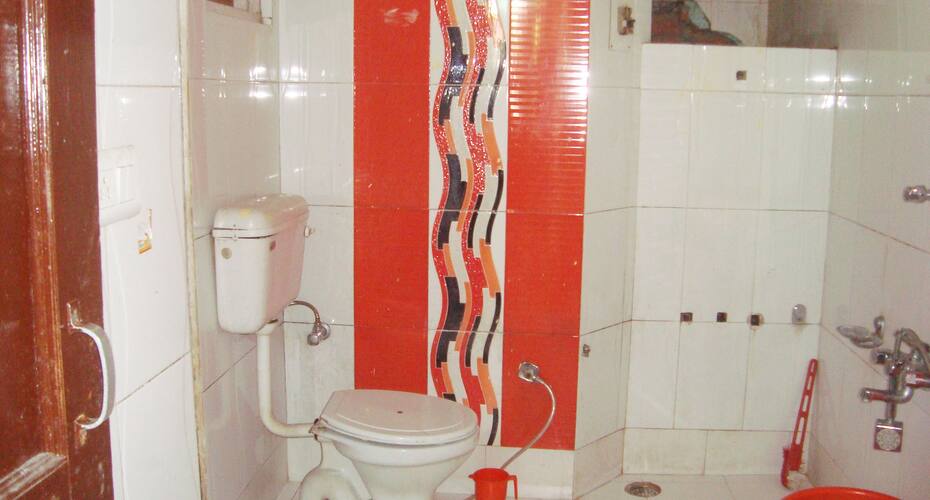Hotel Fouzia, Srinagar 4